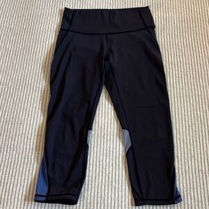 Lululemon Mix & Mesh 21” Crop ~ Size 6 ~ Midnight Navy\Moroccan Blue